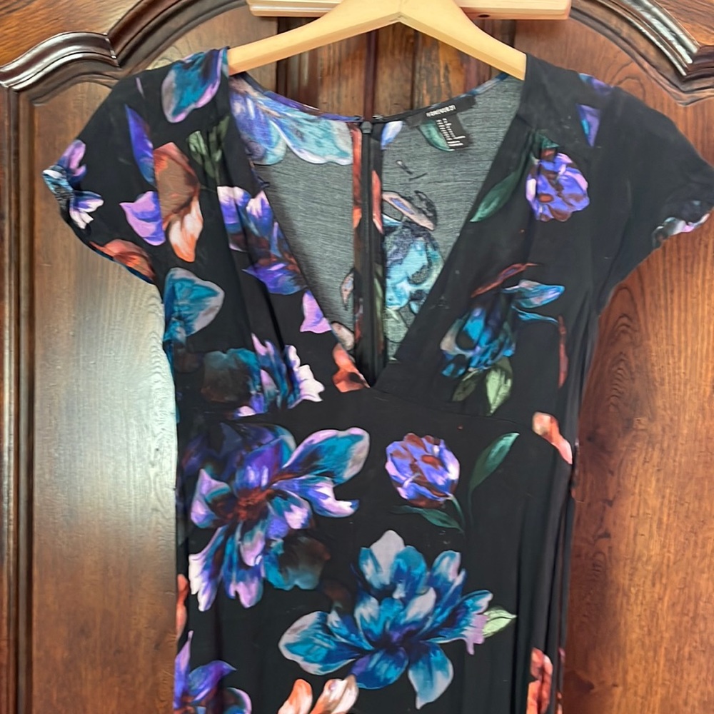 Forever 21 floral maxi dress size S
